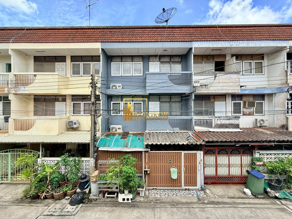 รูป Beautifully Renovated 2 Bedroom Townhouse in Phra Khanong - BR49032CD - รูปที่ 15/28