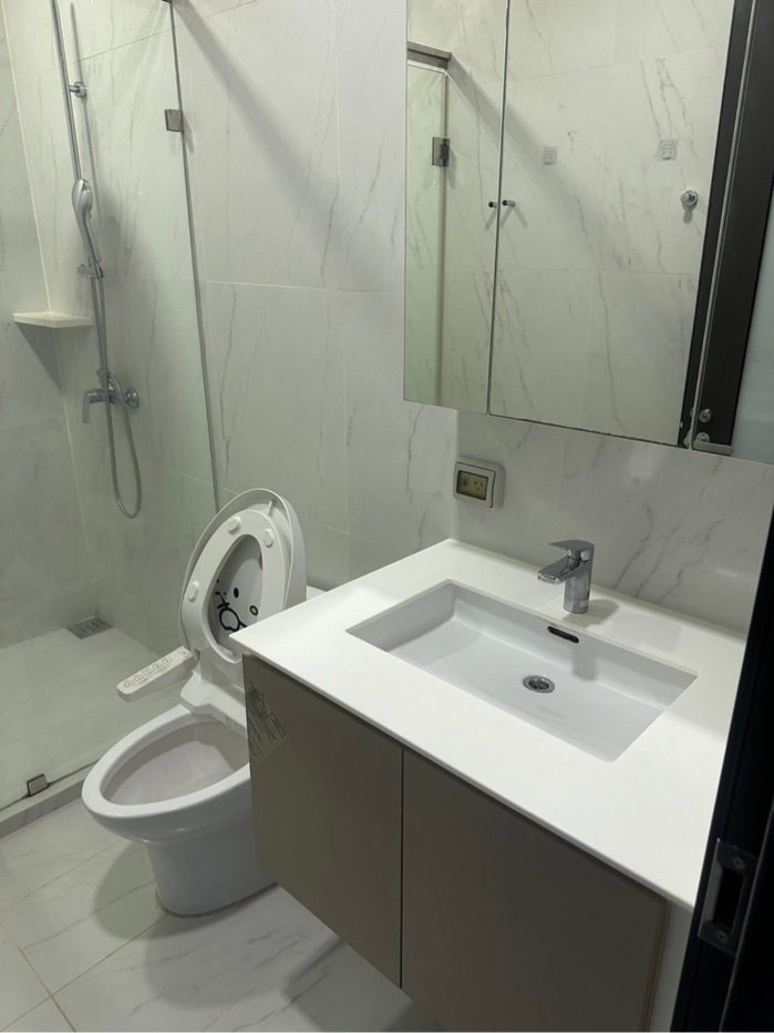 รูป S114 ให้เช่าคอนโด Chewathai Residence Asoke (ชีวาทัย เรสซิเดนซ์ อโศก) ห้อง DUPLEX เฟอร์นิเจอร์ และ เครื่องใช้ไฟฟ้า ครบ พร้อมเข้าอยู่ - รูปที่ 14/15