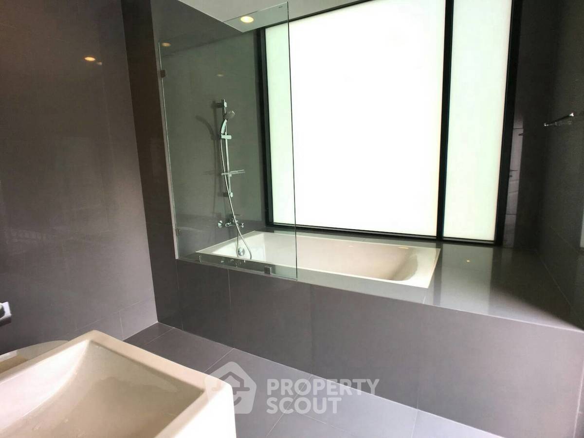 รูป คอนโด 2-ห้องนอน ที่ โนเบิล รีโว สีลม ใกล้ BTS สุรศักดิ์ (ID 2966682) - รูปที่ 5/6