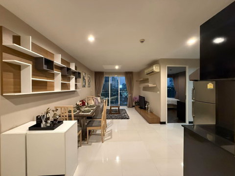 (BB136)VOQUE SUKHUMVIT 16 ห้องสวย กว้าง พร้อมกับวิวดีสุดๆทั้งกลางวันและกลางคืน เฟอร์ครบ ทำเลดี ใกล้สวนเบญ ตอนเย็นเหมาะที่จะไปออกกำลังกาย ติดบี และ mrt