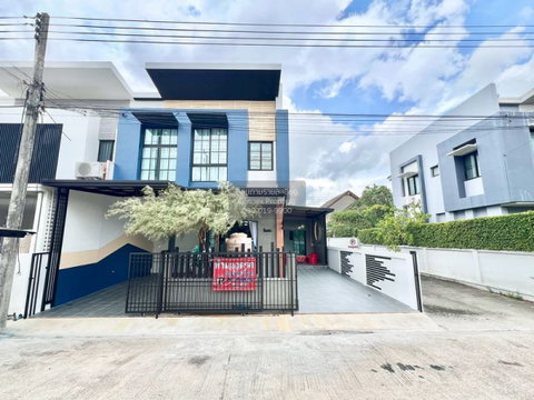 For Sale Townhouse/Townhome  , I-Design, Lam Luk Ka, Khlong 3 , corner unit , newly renovated , Lat Sawai , Lam Luk Ka , Pathum Thani , CX-149698 ✅ Live chat with us ADD LINE @connexproperty ✅