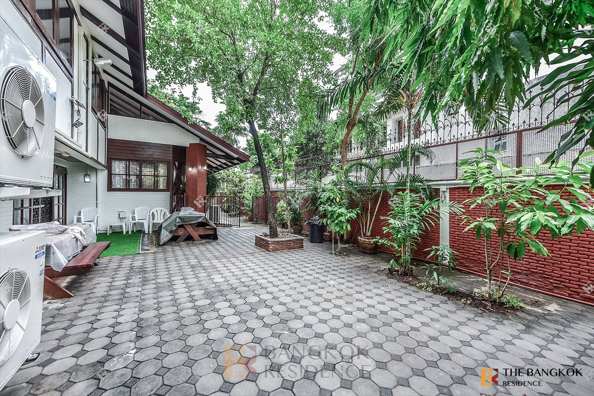 รูป House Area Sukhumvit 4 ใจกลางสุขุมวิท 4นอน 120k 🌿 บ้านสวยสไตล์ Cozy Resort พร้อมพื้นที่สีเขียวรอบบ้าน - รูปที่ 3/15