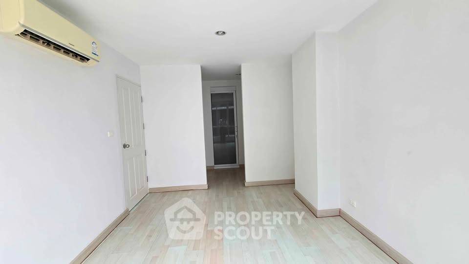 picture 1-BR Condo at Levo Ladphro 18 near MRT Lat Phrao (ID 2969365) - 5/9