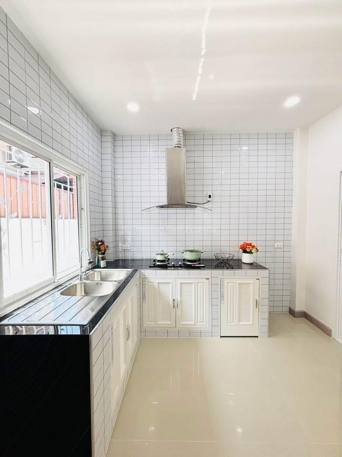 รูป ขายบ้านเดี่ยวรีโนเวทใหม่ ม.เซนสิริโฮม แหลมฉบัง ศรีราชา - รูปที่ 12/18