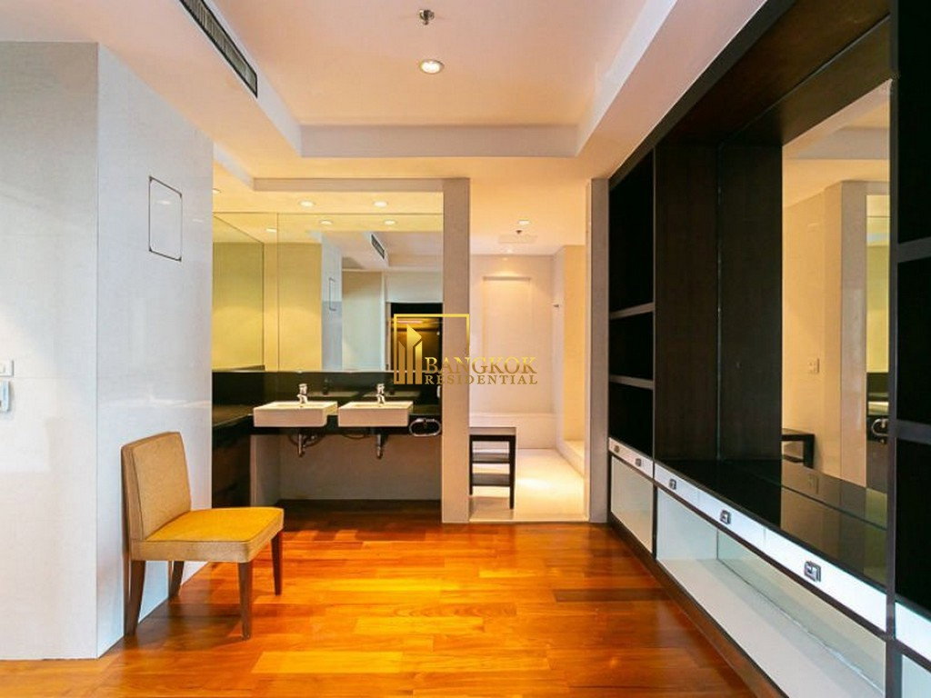 รูป Incredible 5 Bedroom Duplex Penthouse Apartment in Ploenchit - BR0636AP - รูปที่ 10/30