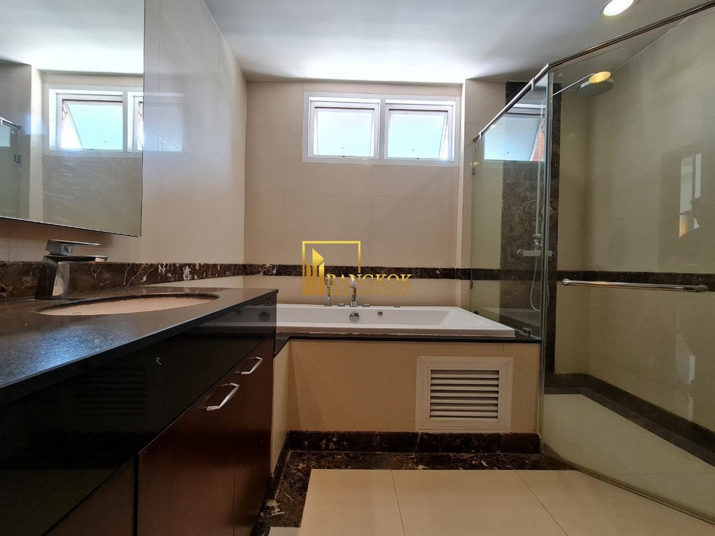 picture Very Spacious 3 Bedroom Serviced Apartment in Phrom Phong - BR7126SA - 9/44