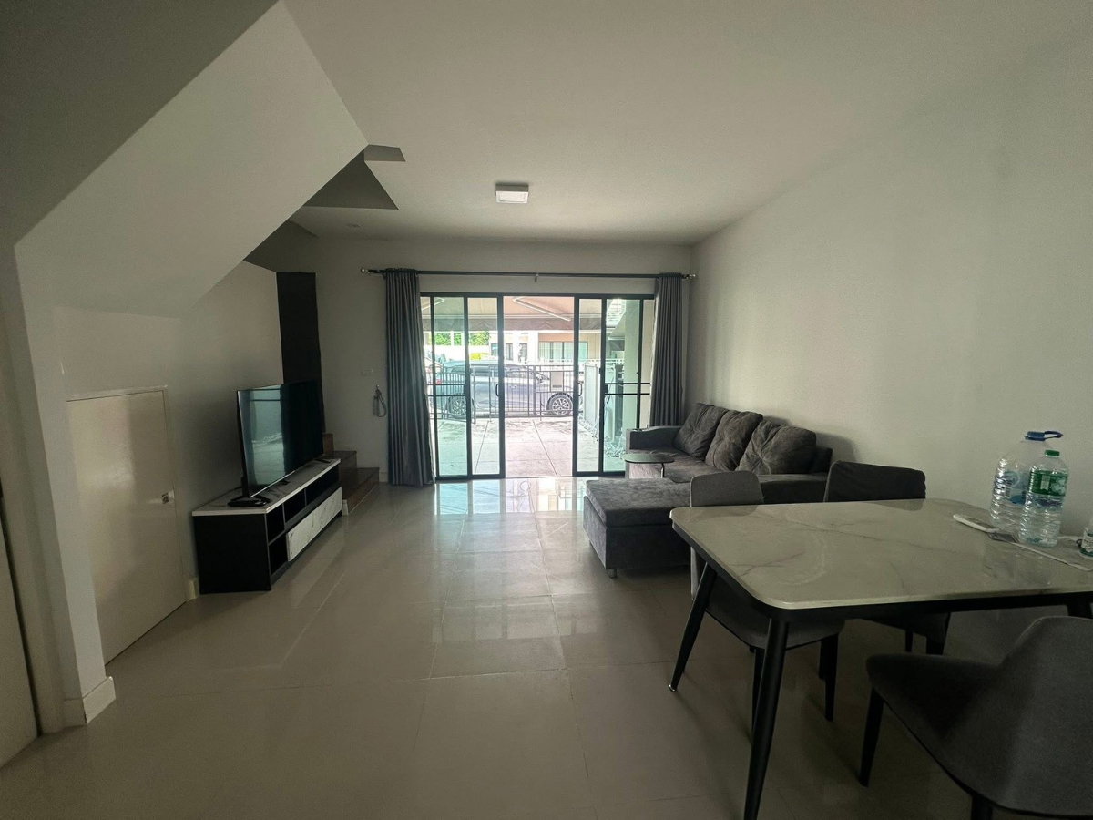 รูป 🏡 ขาย / เช่า บ้านกลางเมือง ศรีนครินทร์ – อ่อนนุช 3 ห้องนอน 3 ห้องน้ำ หลังมุมหายากที่สุดในโครงการ ฟีลลิ่งบ้านเดี่ยว พื้นที่รอบบ้านกว้างมาก - รูปที่ 6/17