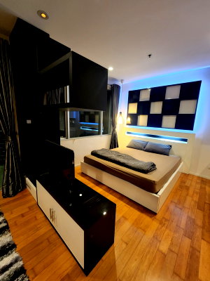 คอนโดให้เช่า : ST625/[เช่าด่วน] Villa Sathorn ชั้น 30 วิวแม่น้ำสวย ห้องกว้าง 43.5 ตร.ม. แต่งสไตล์ Black & White ติด BTS กรุงธนบุรี