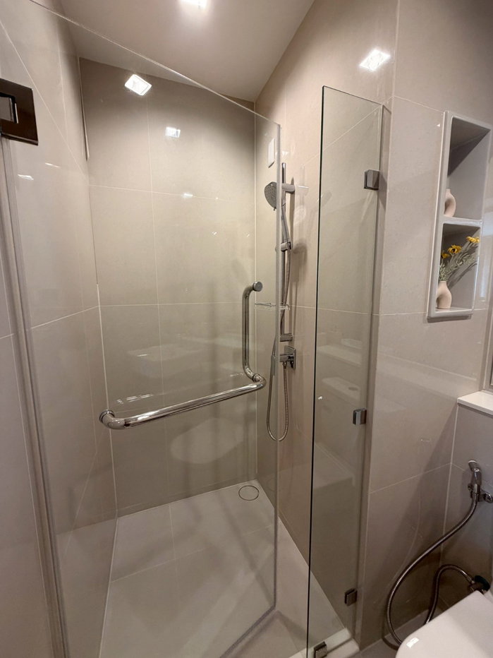 picture [💥𝐑𝐄𝐍𝐓 𝐍𝐎𝐖] 𝐋𝐢𝐟𝐞 𝐒𝐚𝐭𝐡𝐨𝐫𝐧 𝐒𝐢𝐞𝐫𝐫𝐚 Beautiful condo Complete electrical appliances Good location near BTS✨ - 10/13