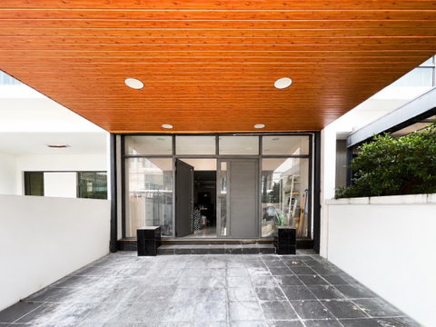 ทาวน์โฮม The Terrace รามอินทรา 65 ตกแต่งใหม่ พร้อมอยู่ ถนนเมน 6,190,000 บาท