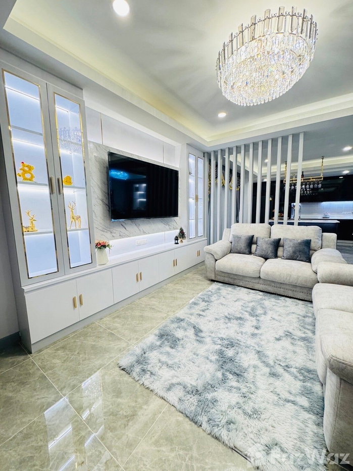 picture 5 bedrooms, 6 bathrooms house 1827732 - 7/32