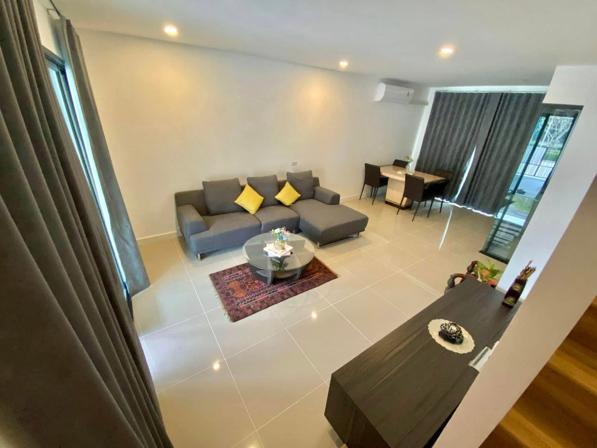 รูป 🏡✨ ให้เช่าทาวน์โฮม 3 ชั้น — Patio ศรีนครินทร์–พระราม 9 📍 ทำเลศักยภาพ ติดสนามกอล์ฟยูนิโก้ เดินทางเข้า–ออกเมืองสะดวก - รูปที่ 13/15