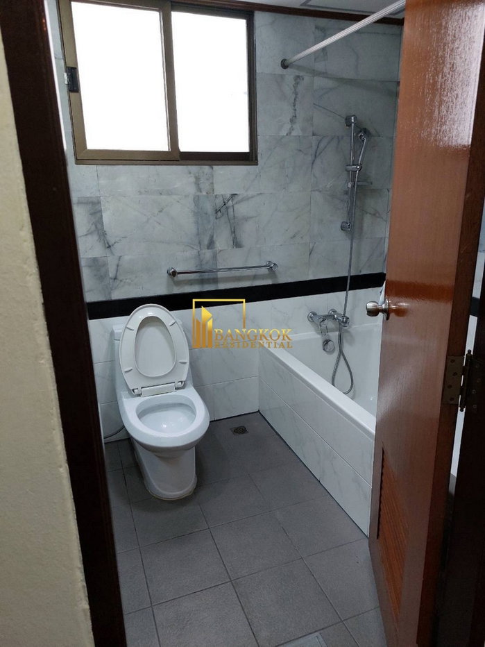 รูป Spacious 4 Bedroom Townhouse Ideal For Families - BR8404SH - รูปที่ 17/35