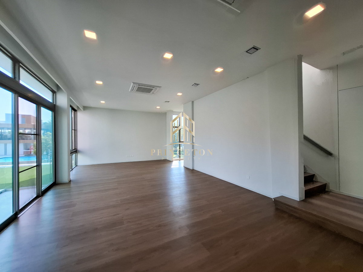 picture VIVE Rama 9 – Luxurious 3-Story Home in Modern Japanese Design - 13/47
