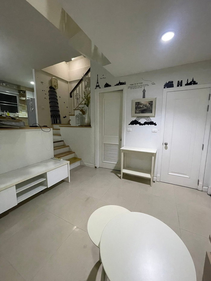 รูป 🏡 ให้เช่า ทาวน์โฮมหรู 3 ชั้น หมู่บ้านพลัสซิตี้พาร์ค สวนหลวง-ศรีนครินทร์ 3 ห้องนอน 4 ห้องน้ำ บ้านมุม พร้อมสวนส่วนตัว - รูปที่ 6/17