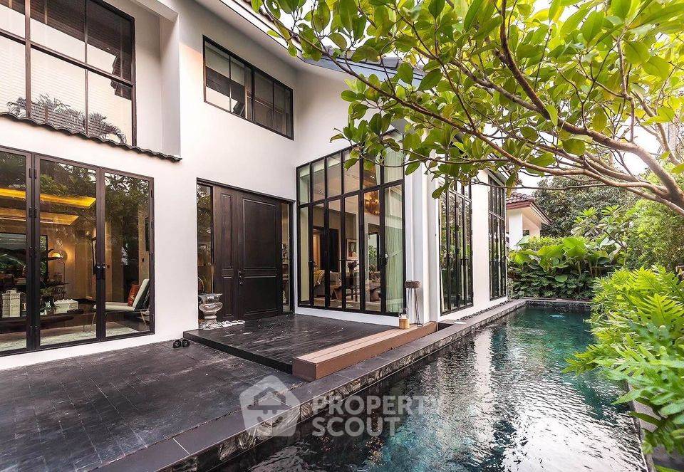 picture Luxury Single House with Private Pool in Thong Lo Soi 25 for Rent (ID 1517020) - 1/17