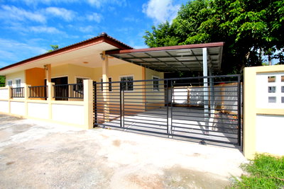 บ้านเดี่ยว ตาขัน ระยอง : ขายบ้านใหม่ ไม่เคยเข้าอยู่ 50 ตร.วา 3 ห้องนอน ใกล้โรงพยาบาลศรีระยองเพียง 7 กม. ตาขัน บ้านค่าย ระยอง 