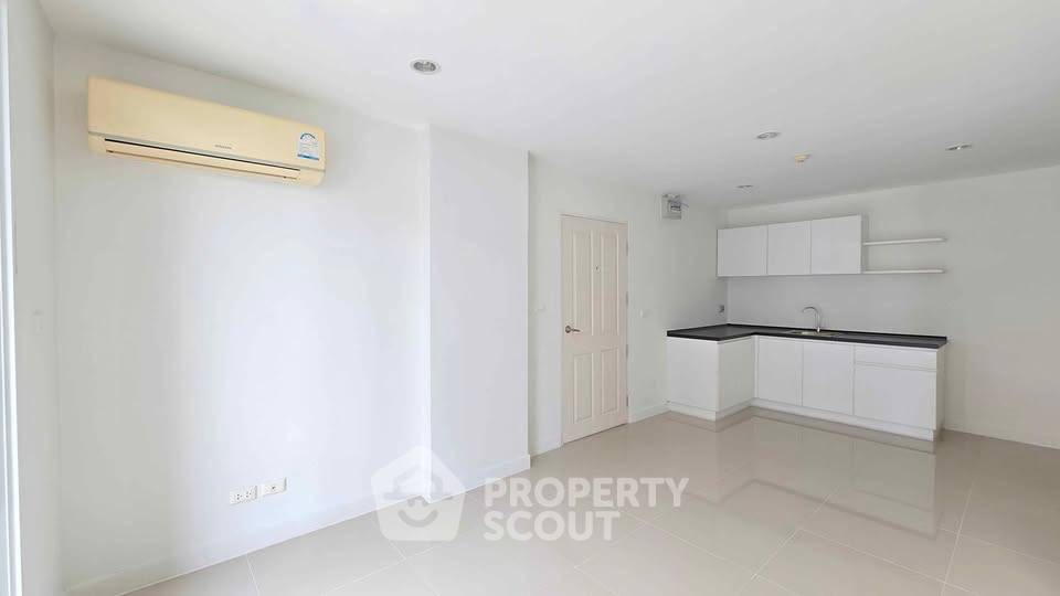 picture 1-BR Condo at Levo Ladphro 18 near MRT Lat Phrao (ID 2969365) - 2/9