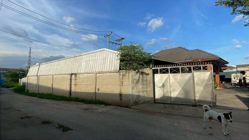picture Land with buildings + house + warehouse, including factory license (Form 4). - 1/12