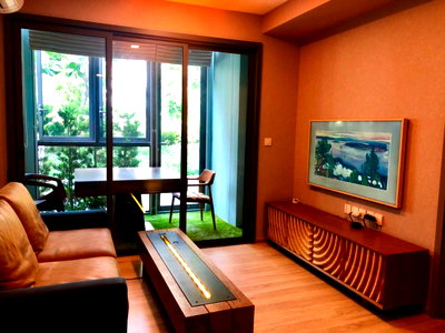 Condos for rent : Condo for rent "Taka Haus Ekkamai" 3rd floor 45 SQM 1 bedroom 1 bathroom(bathtub), have WiFi/Netflix Fully Furnished 