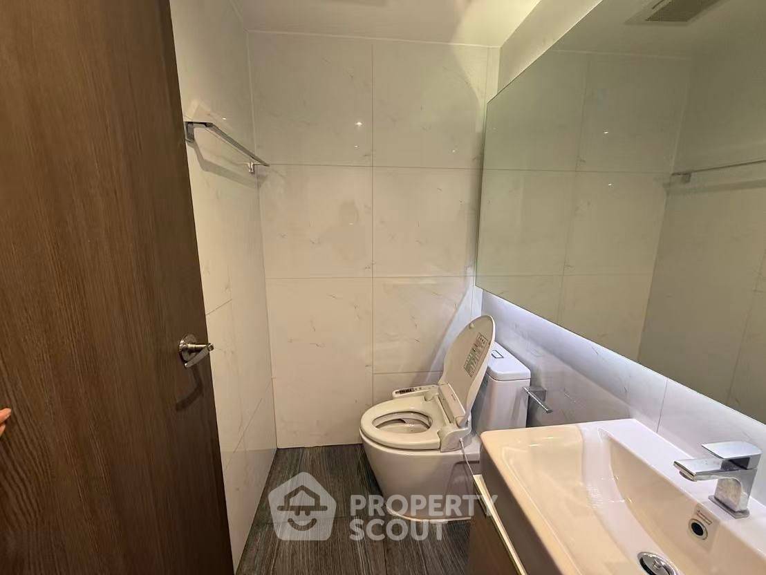 picture 2-BR Condo at Altitude Define near MRT Sam Yan (ID 2970518) - 10/19