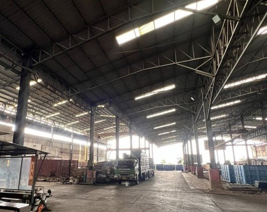 รูป ให้เช่าโกดัง โรงงาน พร้อมสำนักงาน / พื้นที่ใช้สอยรวม 8,000 ตารางเมตร / ทำเล ซอยกิ่งแก้ว / โกดังมีเครน , มีตาชั่ง พร้อมใช้งาน / รถเทรลเลอร์ เข้าออกได้ - รูปที่ 4/6