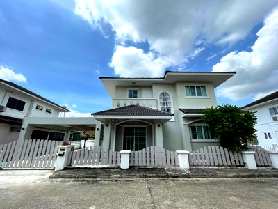 Houses for rent Chiang Mai : 📍 Two-story detached house for rent in the San Sai – Central Festival area Convenient transportation Ready to move in