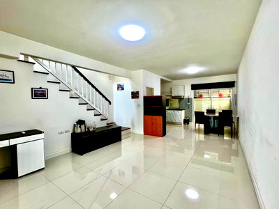Townhouses for rent Bangkok : For Rent: 3-Storey Townhome at Town Avenue Rama 9 – Krungthep Kreetha 7 Prime Location: Near Ramkhamhaeng 60 and Expressways – Easy Access to the City
