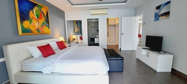รูป 🔥ขายด่วน  Tudor Court Condo Pratamnak คอนโด ทิวดอร์ คอร์ท พระตำหนัก  ✅ ตกแต่งครบพร้อมครัวยุโรป ทำเลดีเยี่ยมใกล้ชายหาดและพัทยาใต้ โควต้าชื่อต่างชาติ - รูปที่ 2/11