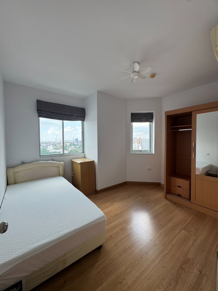 รูป  🏡✨ ห้องใหญ่เหมือนอยู่บ้าน ในราคาเช่าคอนโด! ✨🏡 🔥 ให้เช่า Supalai Park ติวานนท์ - รูปที่ 4/10