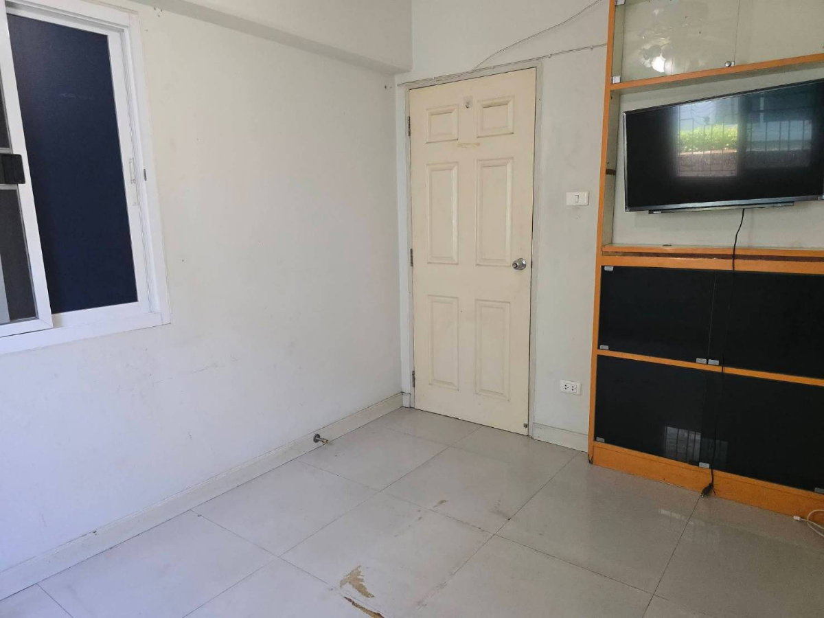 รูป ขายบ้านในโครงการ หมู่บ้าน เอ็มเพอเร่อร์ 2 เมืองเชียงใหม่ ถนนวงแหวนรอบ 2 เดินไปโลตัสรวมโชคได้ (H469) T.0946511456 - รูปที่ 12/15