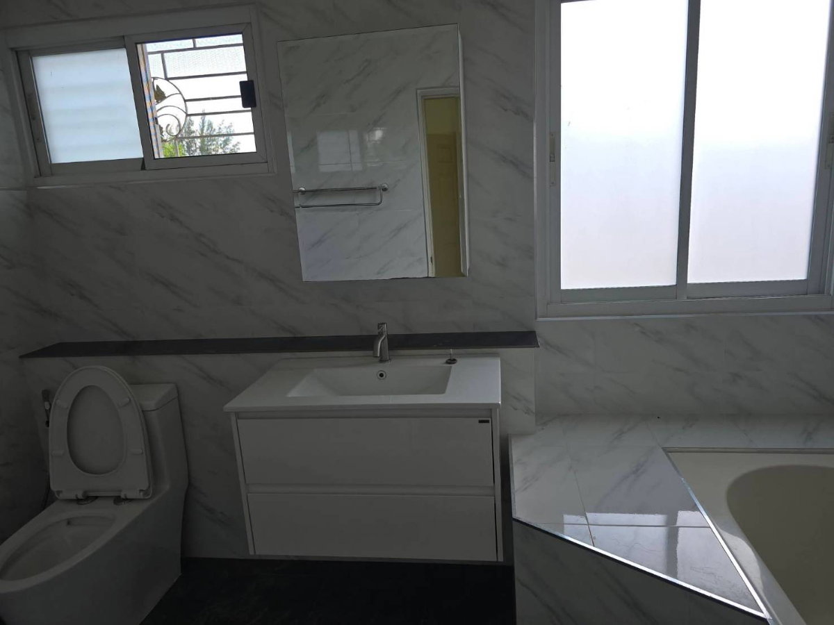 รูป ขายบ้านในโครงการ หมู่บ้าน เอ็มเพอเร่อร์ 2 เมืองเชียงใหม่ ถนนวงแหวนรอบ 2 เดินไปโลตัสรวมโชคได้ (H469) T.0946511456 - รูปที่ 15/15