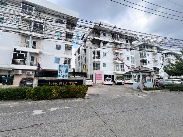 picture **Owner selling directly*** 📌 Condo for sale: JW Suite Chokchai 4, Studio, 5th floor, Building E. Pets allowed (previously kept as pets) - 17/25