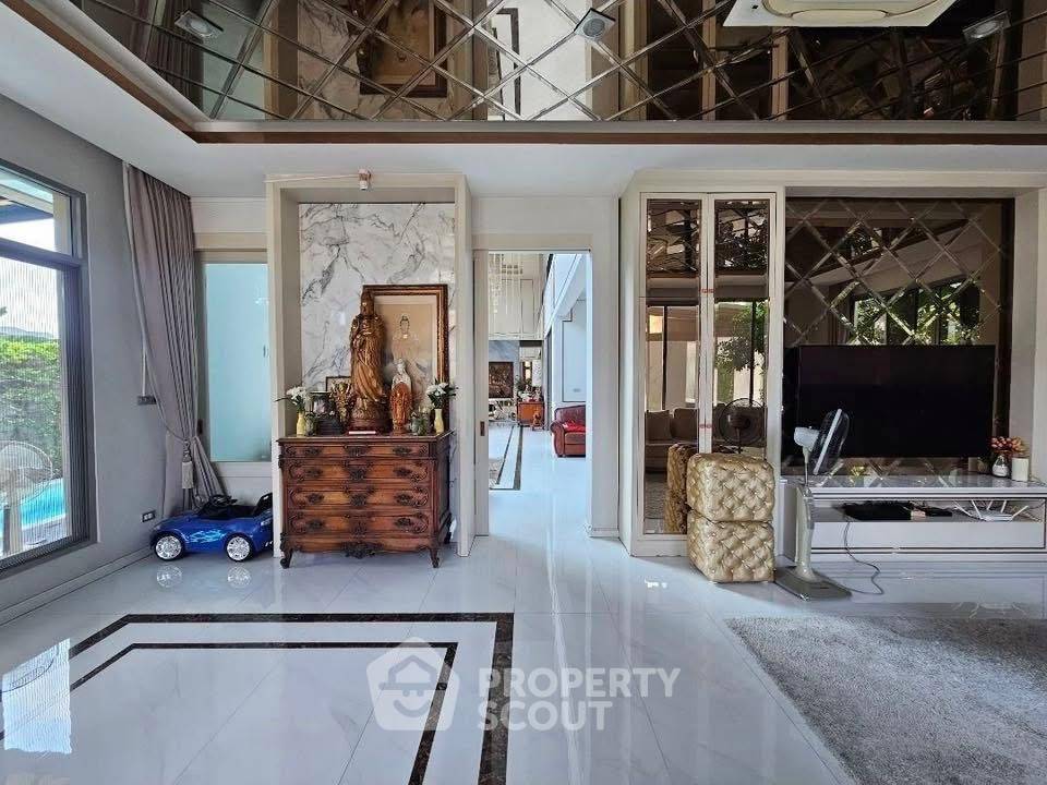 รูป วิลล่า 3-ห้องนอน ใน มหาสวัสดิ์ (ID 2971016) - รูปที่ 10/14