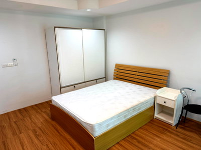 Condos for sale : **Owner selling directly*** 📌 Condo for sale: JW Suite Chokchai 4, Studio, 5th floor, Building E. Pets allowed (previously kept as pets)