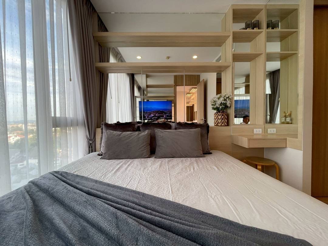 picture For sale The Riviera Wongmat Beach Corner Room - 9/34
