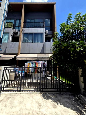 Townhouses for sale : For Sale Townhouse/Townhome  , Baan Klang Muang Phahol - Ramintra , Tha Raeng , Bang Khen , Bangkok , CX-123999 ✅ Live chat with us ADD LINE @connexproperty ✅