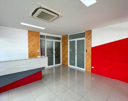 รูป ให้เช่าอาคารสำนักงาน 5 ชั้น ใกล้ เลียบด่วน รามอินทรา / ทำเล ซอยนวลจันทร์ / แอร์ฝั่งฝ้า 5 เครื่อง / ที่จอดรถ 18 คัน / เหมาะเป็นสำนักงาน จดบริษัทได้ - รูปที่ 13/19