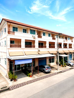 อาคารพาณิชย์ให้เช่า : APL สุวรรณภูมิ กิ่งแก้ว10-18 เมกะ บางนา 4กม. อาคารพาณิชย์ 3.5 ชั้น 23ตร.วา.353ตร.ม. ไทย-จีน 3.5 กม. 3 นอน 3 น้ำ ถ.บางนา-ตราด