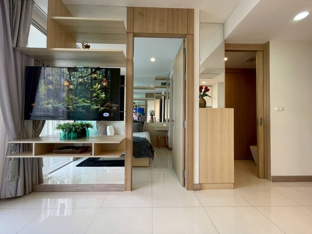 picture For sale The Riviera Wongmat Beach Corner Room - 8/34