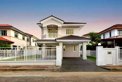 บ้านเดี่ยว ปทุมธานี : บ้านเดี่ยว 2 ชั้น รีโนเวทใหม่ หมู่บ้านชัยพฤกษ์-บุศรินทร์ รังสิต-คลอง 2 หน้าบ้านไม่ชนใคร เนื้อที่เยอะกว้างขวาง  เดินทางสะดวก