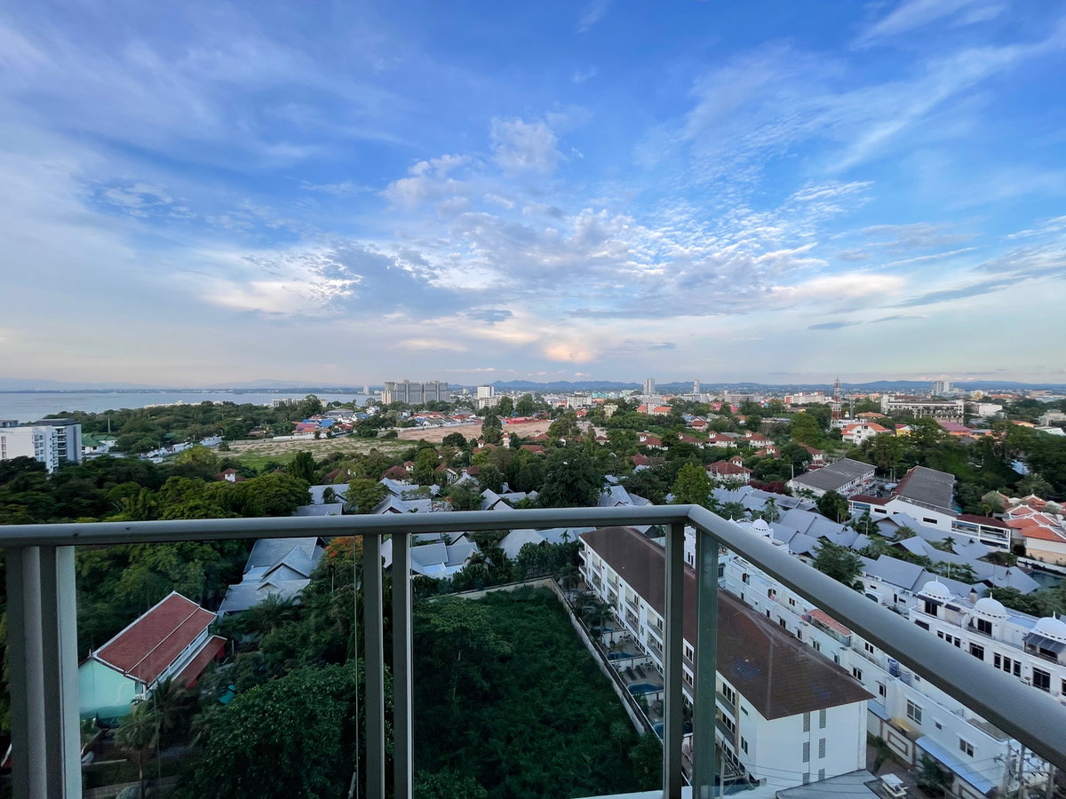 picture For sale The Riviera Wongmat Beach Corner Room - 24/34