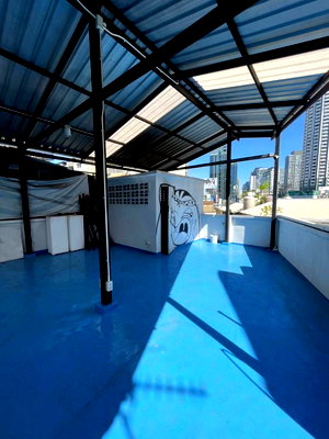 Shophouses for rent Petchburi Road Bangkok : Rooftop Space Urban/lndustrial
