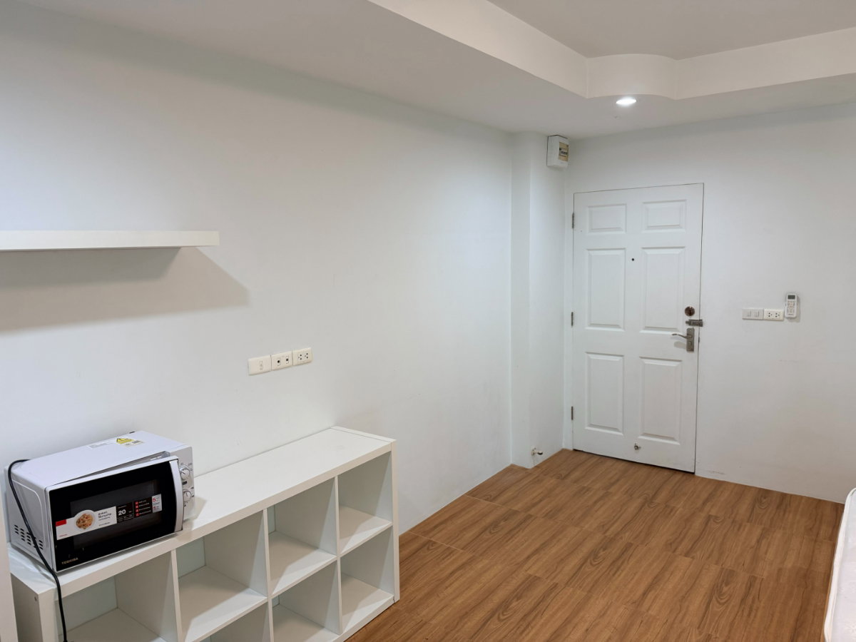 picture **Owner selling directly*** 📌 Condo for sale: JW Suite Chokchai 4, Studio, 5th floor, Building E. Pets allowed (previously kept as pets) - 6/25