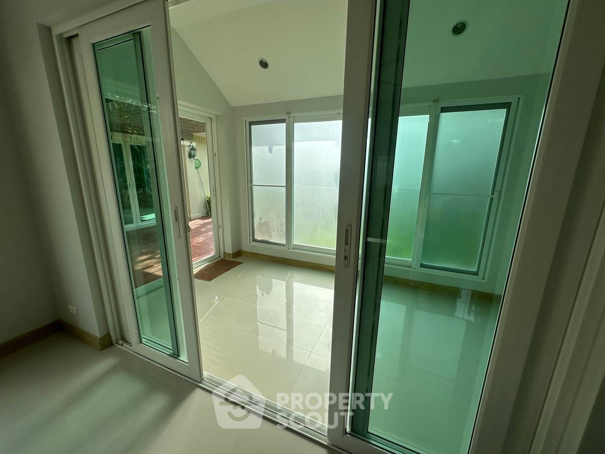 รูป บ้าน 4-ห้องนอน ที่ ลัดดารมย์ อีลีแกนซ์ พระราม 5-2 ใน บางขุนกอง (ID 2972380) - รูปที่ 21/38