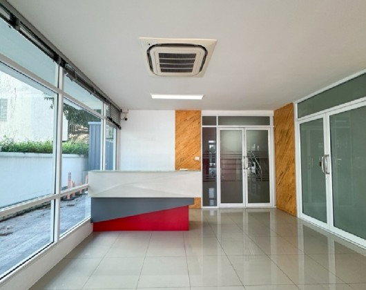 รูป ให้เช่าอาคารสำนักงาน 5 ชั้น ใกล้ เลียบด่วน รามอินทรา / ทำเล ซอยนวลจันทร์ / แอร์ฝั่งฝ้า 5 เครื่อง / ที่จอดรถ 18 คัน / เหมาะเป็นสำนักงาน จดบริษัทได้ - รูปที่ 9/19