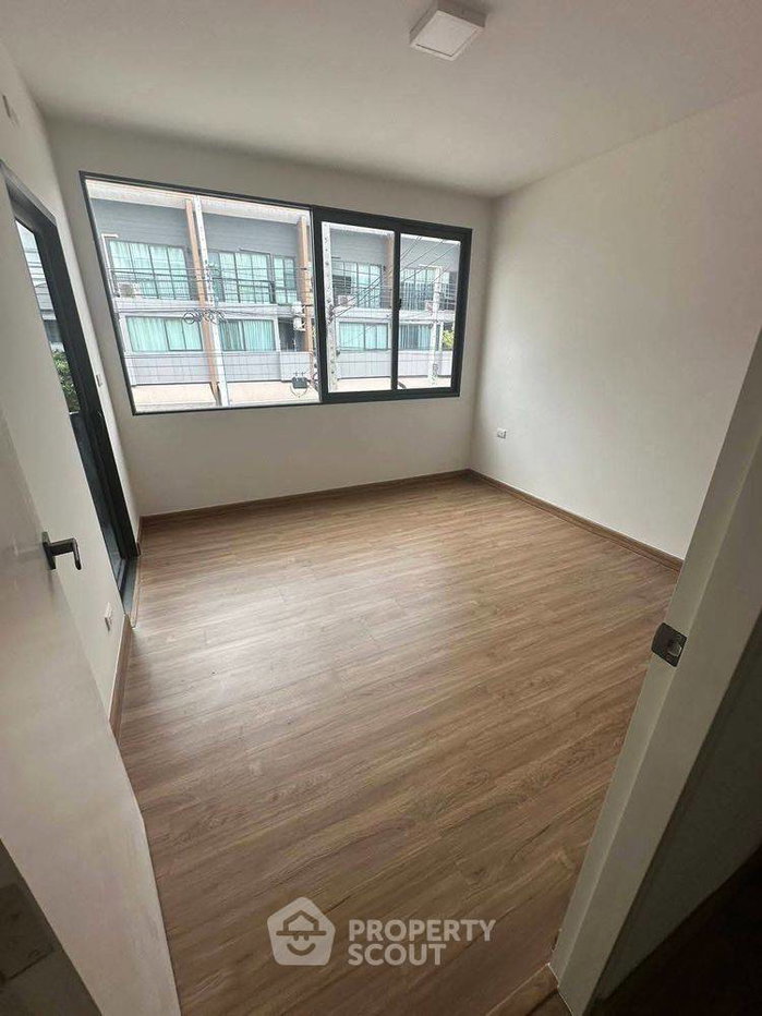 รูป ทาวน์เฮ้าส์ 3-ห้องนอน ใน ประเวศ (ID 2972224) - รูปที่ 3/6