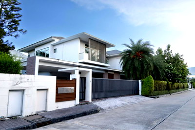 Houses for sale Suwannaphum International Airport : !💥💥 𝐒𝐢𝐧𝐠𝐥𝐞 𝐇𝐨𝐮𝐬𝐞 𝐏𝐞𝐫𝐟𝐞𝐜𝐭 𝐌𝐚𝐬𝐭𝐞𝐫𝐩𝐢𝐞𝐜𝐞 𝟑 𝐒𝐮𝐤𝐡𝐮𝐦𝐯𝐢𝐭 𝟕𝟕💥💥
