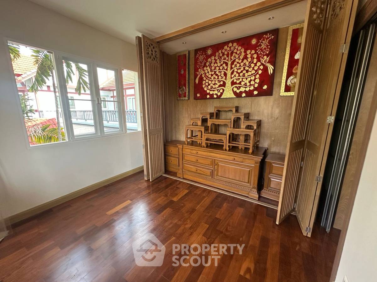 รูป บ้าน 4-ห้องนอน ที่ ลัดดารมย์ อีลีแกนซ์ พระราม 5-2 ใน บางขุนกอง (ID 2972380) - รูปที่ 33/38