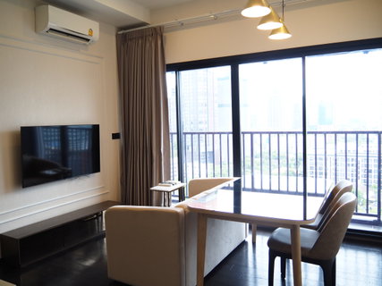 รูปภาพ Ready to move 2 bed 1 bath condo for rent Park Origin Thonglor